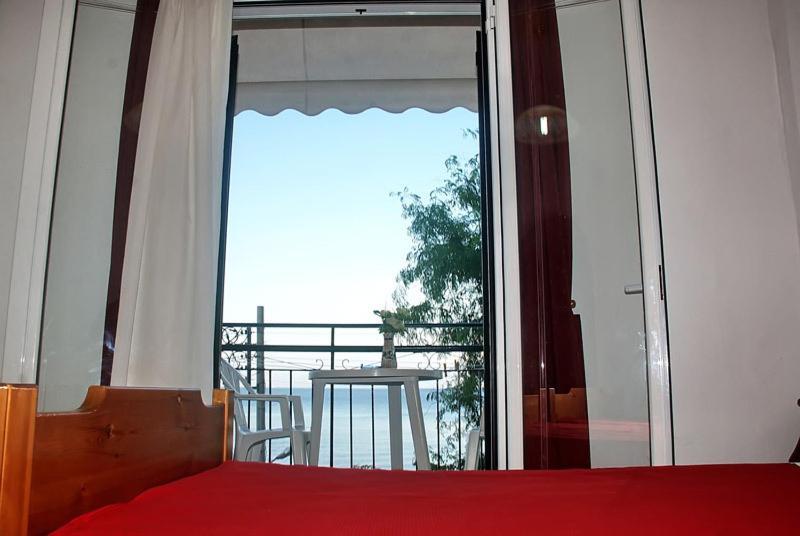 Ferienwohnung Empress Corfu Perama  Exterior foto